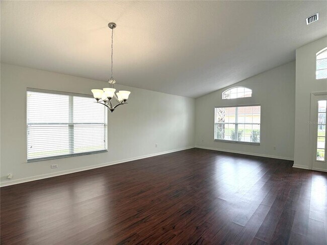 Building Photo - 538 Solana Cir
