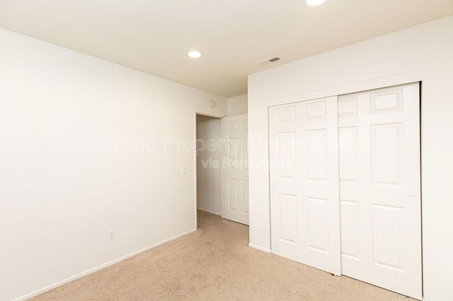 Building Photo - 608 Maybritt Cir