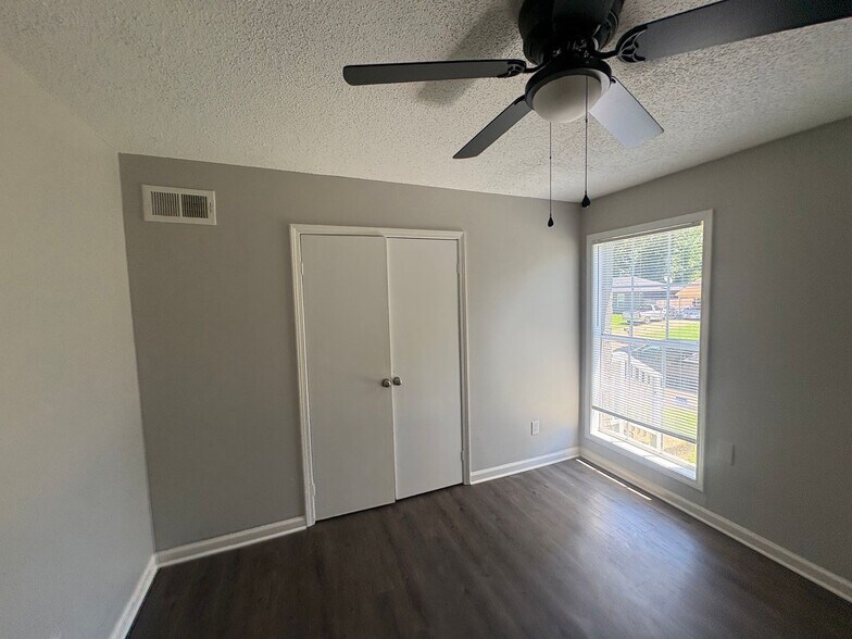 Building Photo - 5087 Blacksmith Dr