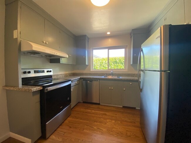 Building Photo - 2101 Trousdale Dr