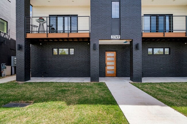 Building Photo - Discover modern elegance in the newly constructed Edgewater Condominiums, a boutique community fe...