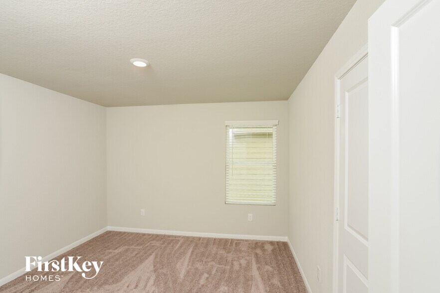 Building Photo - 1807 Morse Way