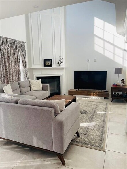 Building Photo - 89 Regency Rd