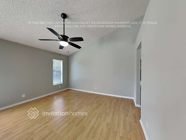 Building Photo - 5112 NW 49th Ave