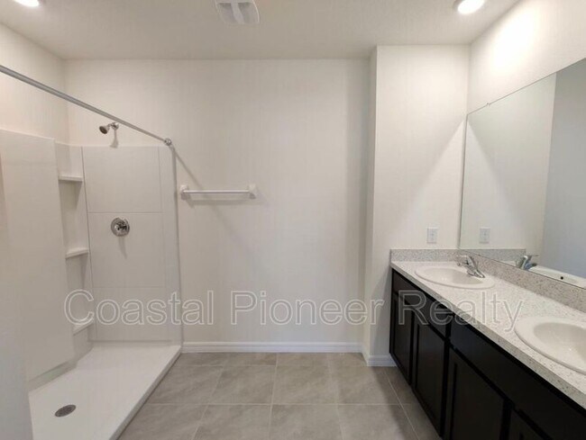 Building Photo - 34260 Jasper Stone Dr