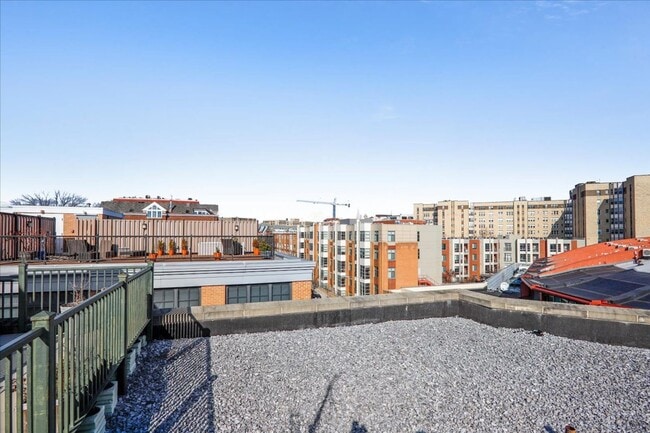 Building Photo - Unbeatable location, Contemporary 1 BD 1.5 BA in Adams Morgan with PARKING, private balcony and R...