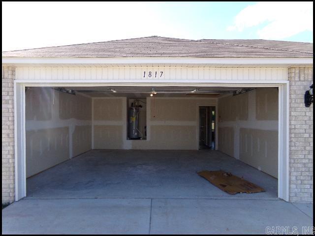 Building Photo - 1817 Tiger Lily Ln