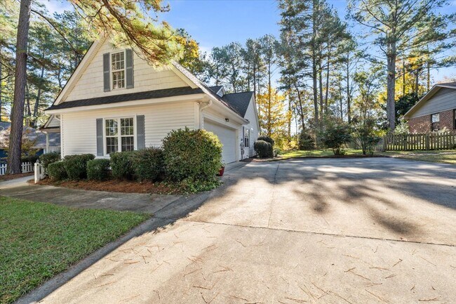 Primary Photo - 43 S Lakeshore Dr