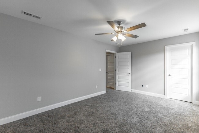 Building Photo - 5012 Oop Rd