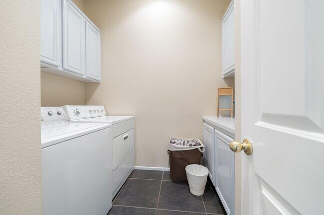 Building Photo - 79700 Desert Willow St