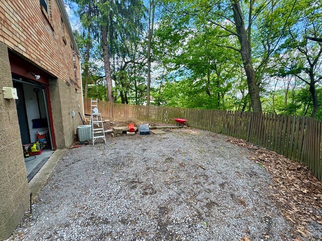 Building Photo - Charming 2-Bed 1-Bath Home in Avalon!