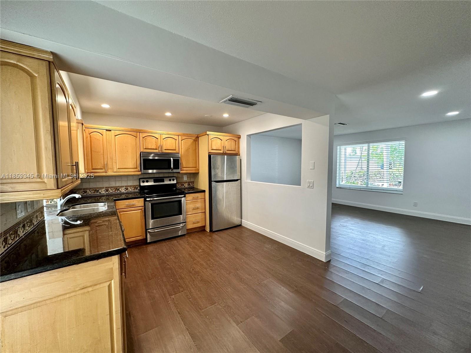Building Photo - 4500 SW 42nd Ter