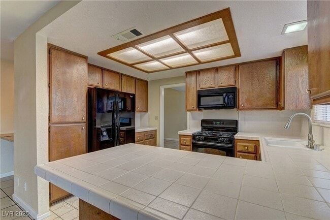 Building Photo - 6270 W Arcadia Ave