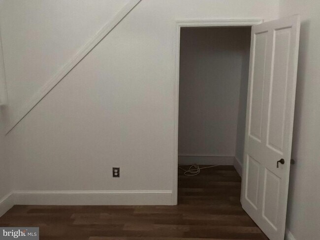 Building Photo - 1359 Main St