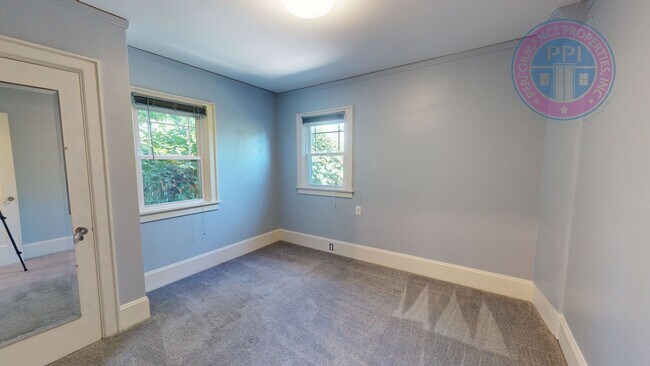 Building Photo - 2031 N Killingsworth St