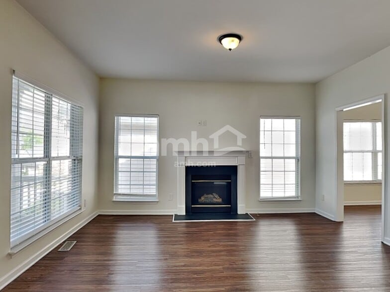 Building Photo - 141 Claybrook Ln