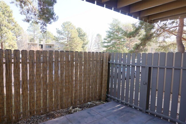 Building Photo - Cozy 2 bedroom 1 bath condo for rent right in Niwot at Cottonwood Park!