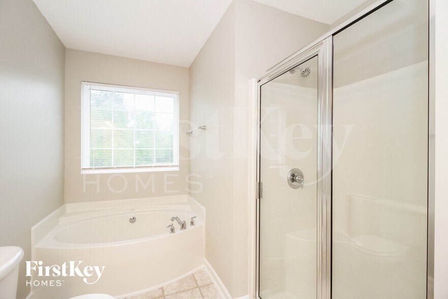 Building Photo - 2642 Hidden Pond Cove