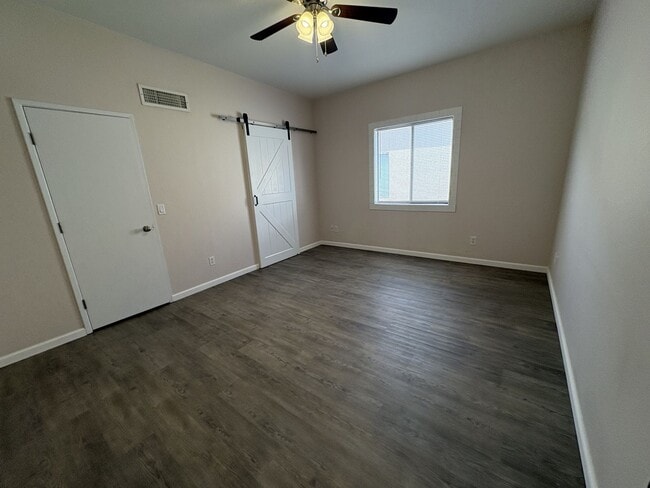 Building Photo - Rita Ranch Vail School District Single story home