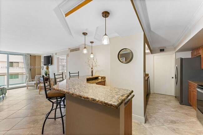 Building Photo - 6917 Collins Ave