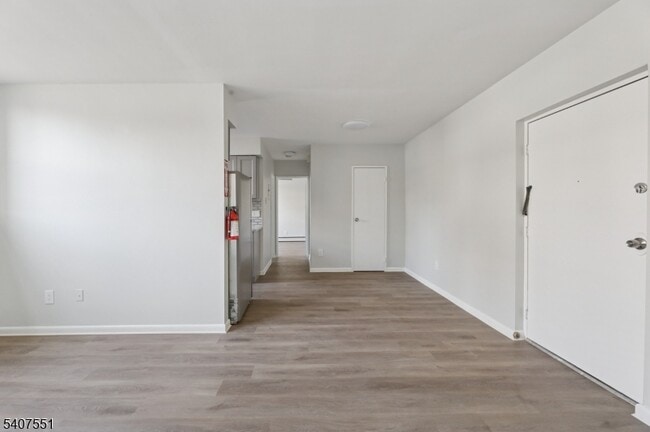 Building Photo - 94 Park Ave