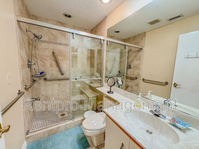 Building Photo - 5574 Chanteclaire