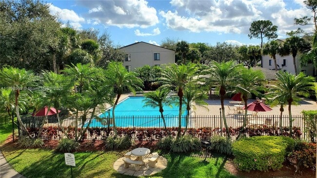 Building Photo - 201 Foxtail Dr