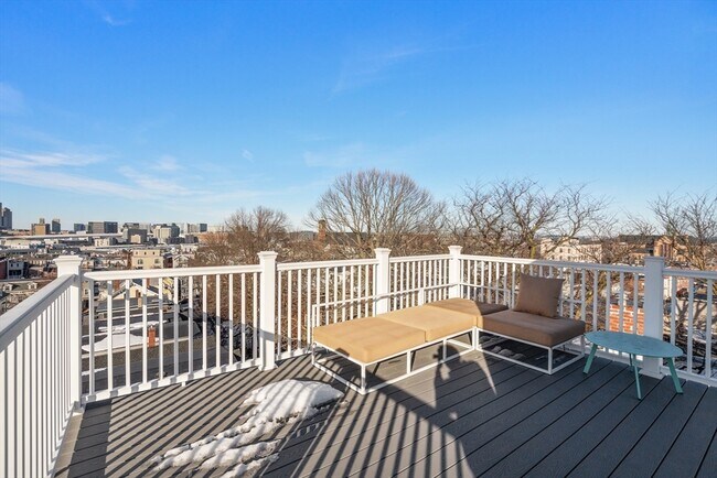 Building Photo - 7-9 Thomas Pk