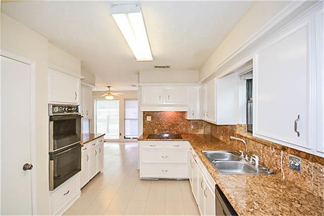 Building Photo - 2814 Field Line Dr