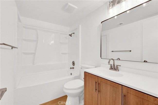 Building Photo - 2 Bedroom Townhome in San Marcos