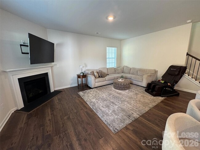 Building Photo - 1924 Vanderlyn St