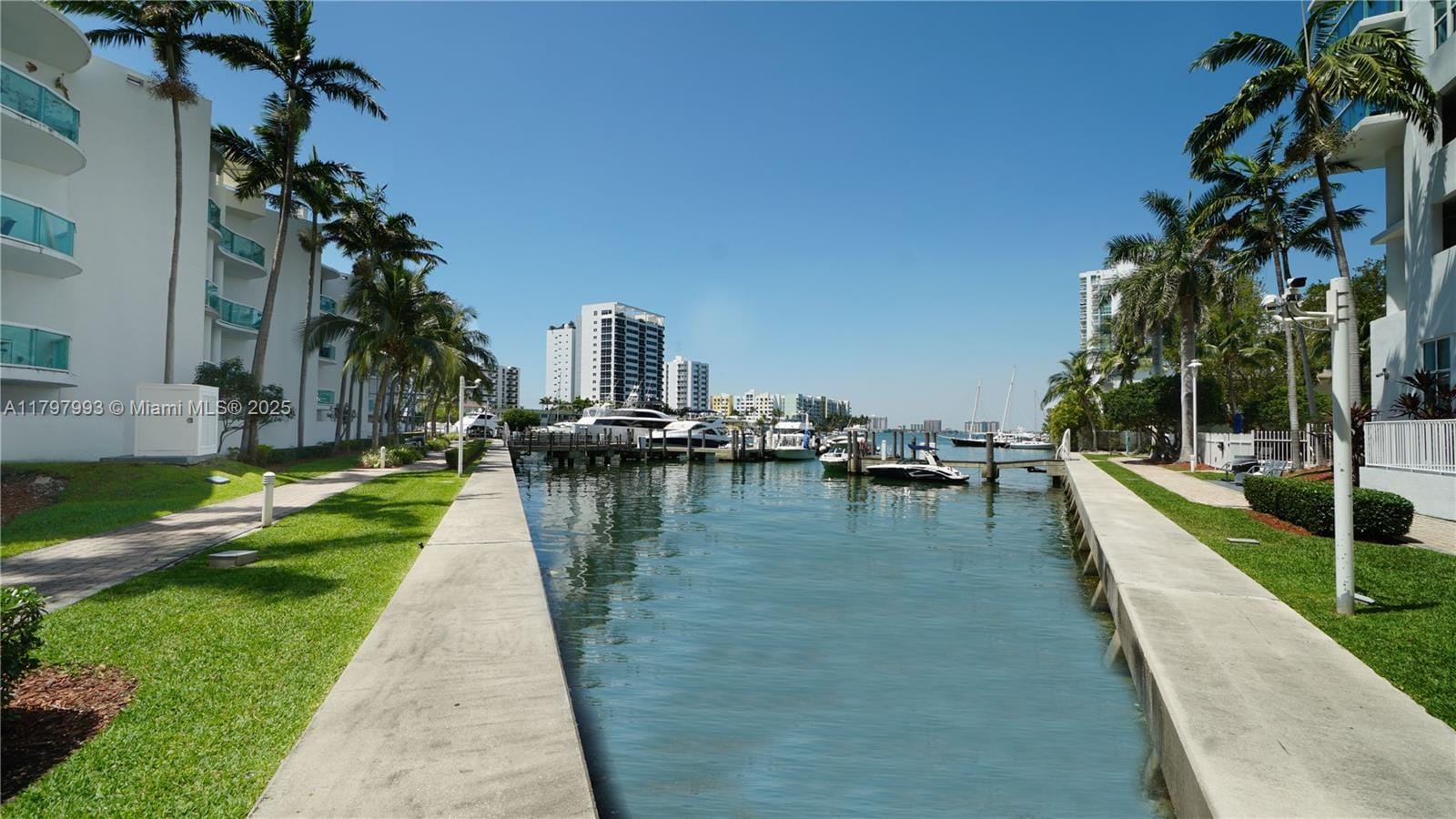Building Photo - 7918 Harbor Island Dr