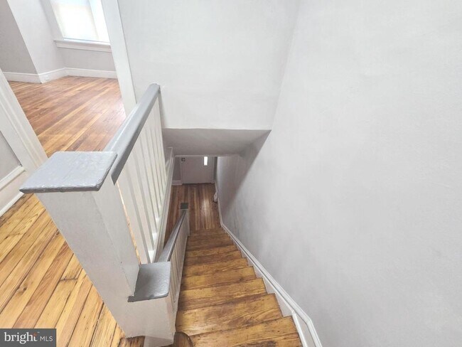 Building Photo - 2540 S 61st St