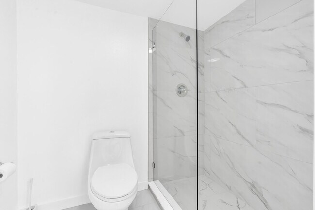 Building Photo - 1102 Bahama Bend