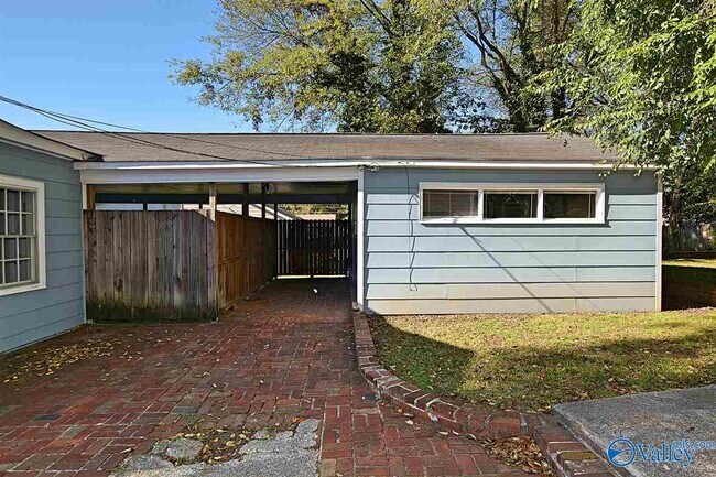 Building Photo - 2705 Whitesburg Dr