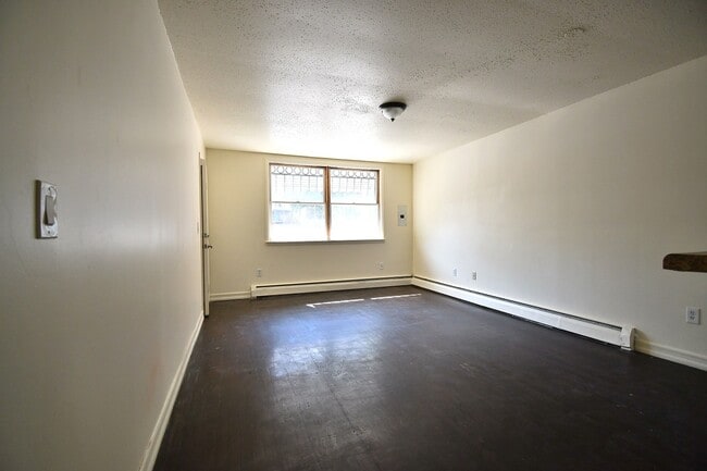 Building Photo - 485 E 140th St