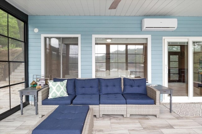 Building Photo - 24 Mimosa Rd