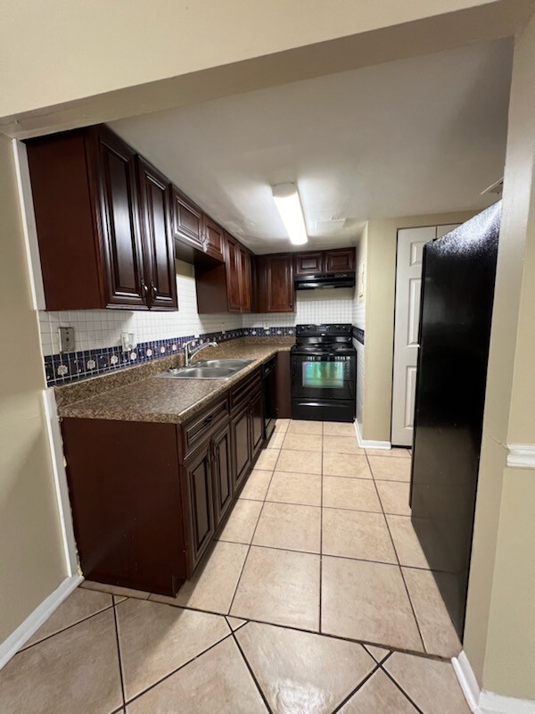 Building Photo - 6420 Parton Ct