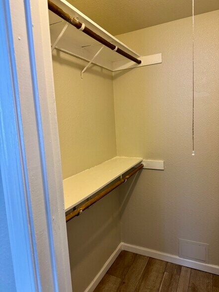 Building Photo - 4554 E Paradise Village Pky N