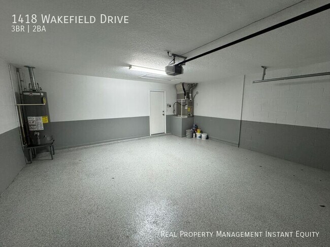 Building Photo - 1418 Wakefield Dr