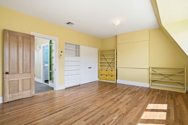 Building Photo - 150 W Concord St