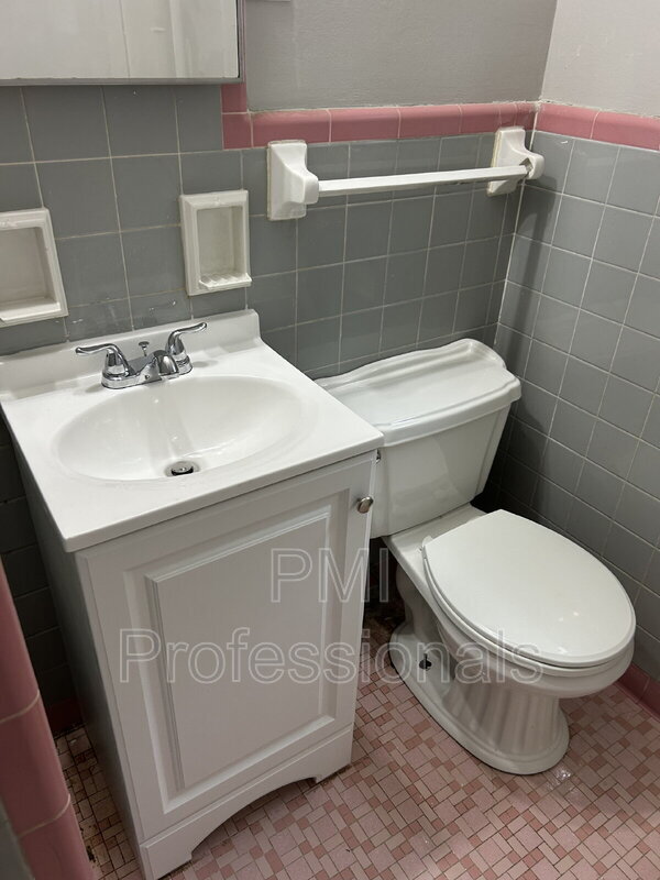 Building Photo - 2905 Ironwood Dr