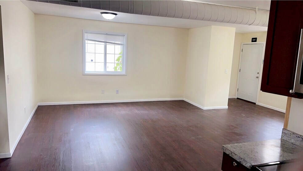 Building Photo - 957 Prosperity Ave