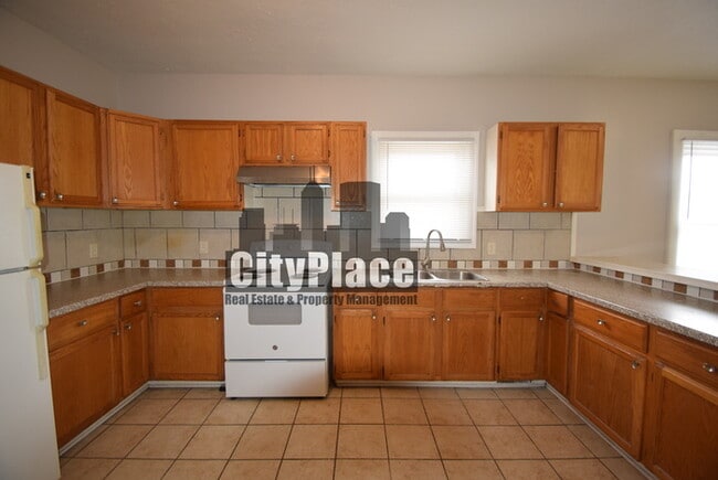 Building Photo - 1602 Spruce St