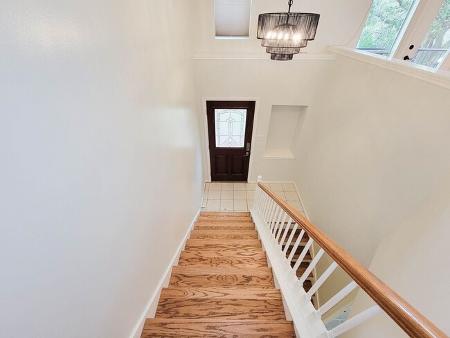 Building Photo - Beautiful Home with a Smart, Functional Floor Plan!