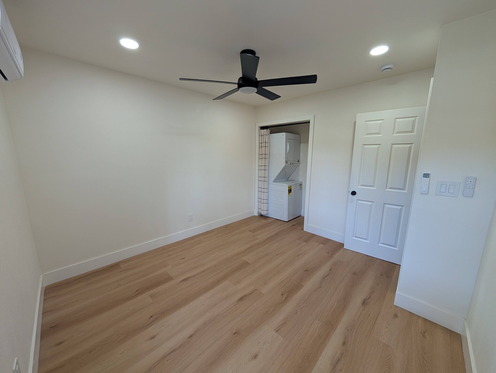 Room 1 - 1050 La Mirada St