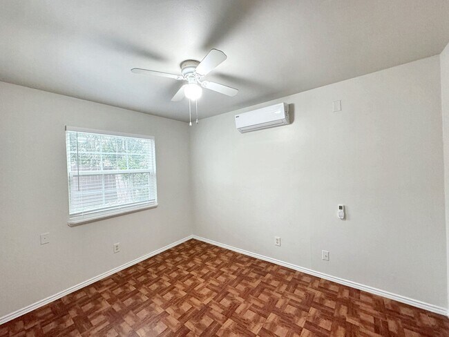 Building Photo - Quaint Apartment in Denver Heights