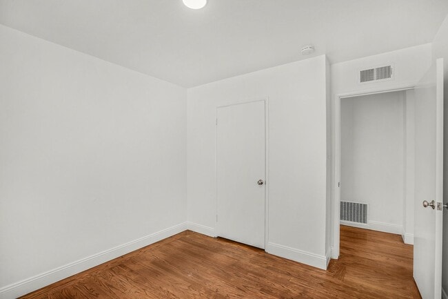 Building Photo - 3/1 Available Now Daly City