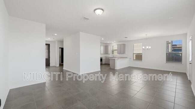 Building Photo - 10419 Salitrillo Bnd