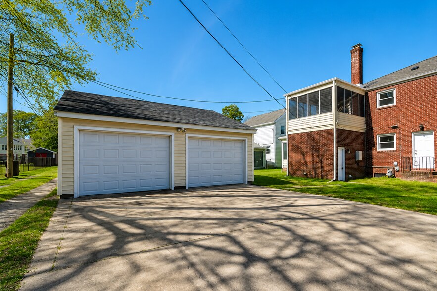Building Photo - 501 Sussex Dr